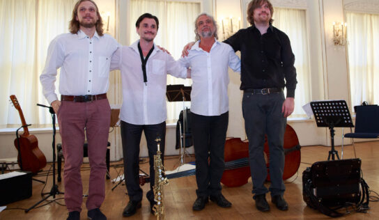 Лехаим на бис в старой торговой бирже в Лейпциге