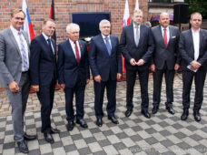 Russischer Generalkonsul nimmt Abschied von Leipzig – Ehrengast Sigmund Jähn!