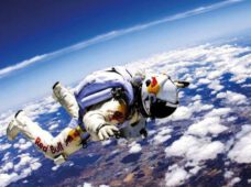 Ред булл окрыляяяяееет!..