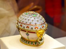 Дрезден: золотое яйцо Августа Сильного вернулось в Зеленое хранилище