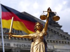 Суд проверит увеличение госфинансирования партий