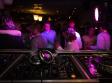 Дом для престарелых вместо дискотеки