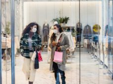 Ein Nachweis, viele Geschäfte: Stadt startet bald mit 2G-Stempel für die Innenstadt