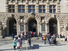 Центр приема беженцев в Новой ратуше