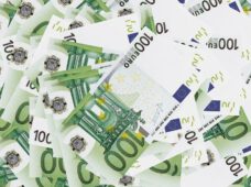 Бонус к детскому пособию: когда будут выплачены 100 евро?