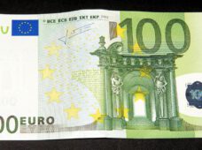 Бонус до дитячої допомоги: коли буде виплачено 100 євро?