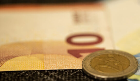 Зарплата 12 євро на годину