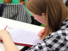 Вивчати перську? Легко!