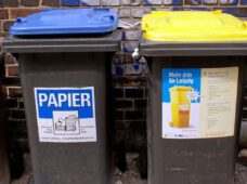 Чорний сміттєвий бак. Як правильно сортувати залишкові відходи