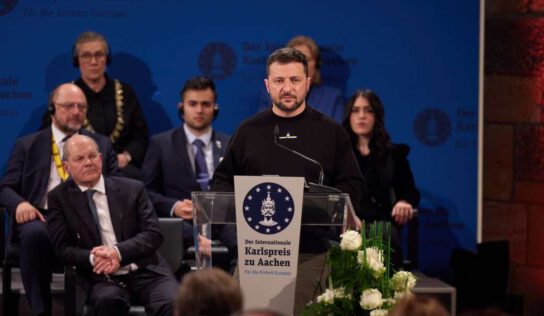 Зеленському та українському народу вручили премію за захист європейських цінностей