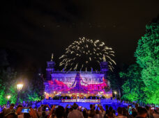 Танцы в летнюю ночь