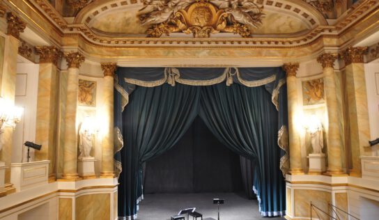 Хемниц переносит культовый роман ГДР на театральную сцену