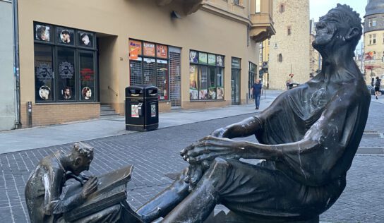 Тишина в бронзе: «Читающий» в Халле