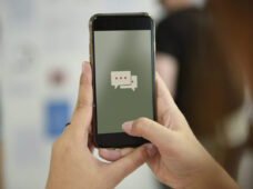 Тишина на линии: почему мы все чаще пишем, а не звоним