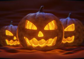 Гелловін: шлях від кельтського вогнища до гарбуза в супермаркеті