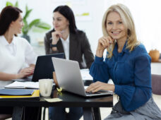 Инфодень «Женщины в профессии» 2025. Поддержка и участие женщин с миграционным опытом в трудовой жизни