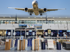 Днём — ворота в путешествие, ночью — сердце логистики