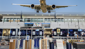 Днём — ворота в путешествие, ночью — сердце логистики