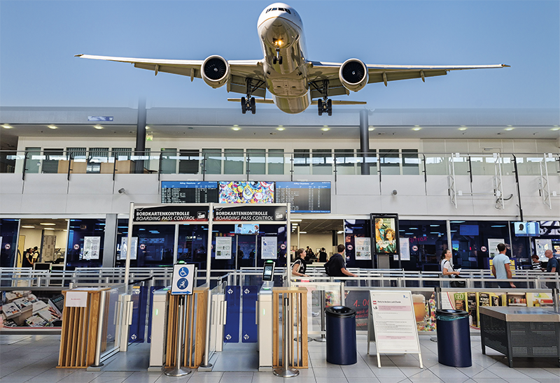 Днём — ворота в путешествие, ночью — сердце логистики