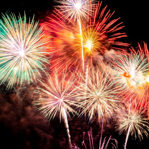 Новый год: разумное обращение с фейерверками