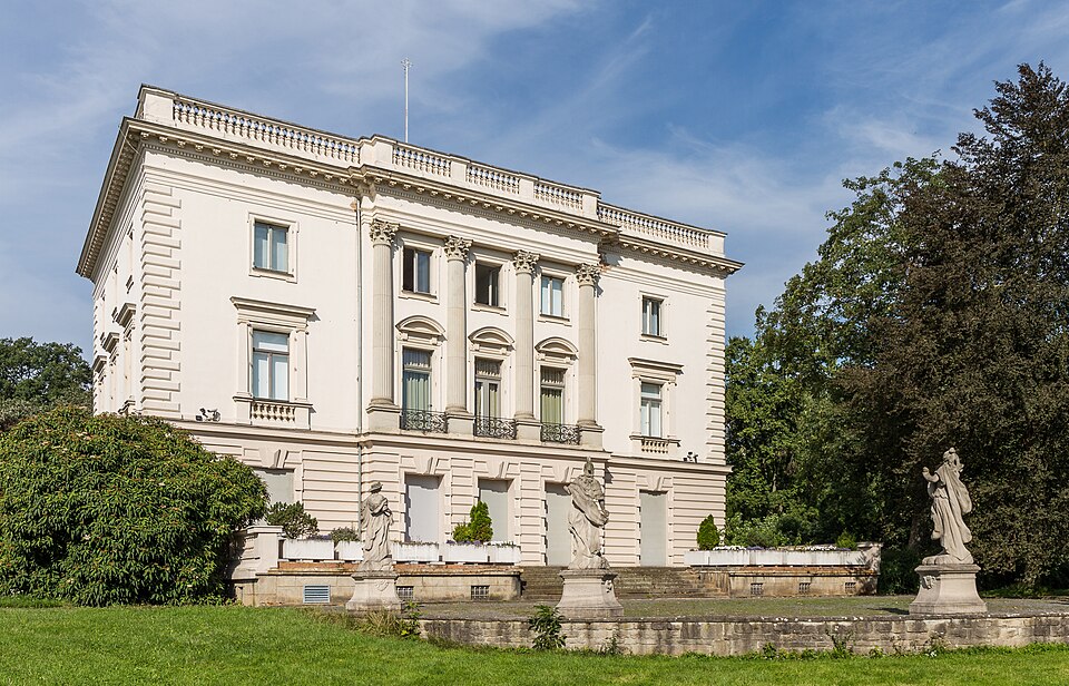 Выставка художника Андреаса Вахтера в Белом доме Маркклеберга Выставка художника Андреаса Вахтера в Белом доме Маркклеберга