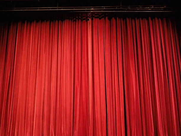 Спектакль Орлеанская дева в театре Schauspiel Leipzig Спектакль Орлеанская дева в театре Schauspiel Leipzig
