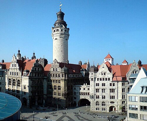 Летняя зона отдыха и развлечений Burgplatzsommer в центре Лейпцига. Источник: http://de.wikipedia.org/wiki/Burgplatz_(Leipzig) Летняя зона отдыха и развлечений Burgplatzsommer в центре Лейпцига. Источник: http://de.wikipedia.org/wiki/Burgplatz_(Leipzig)