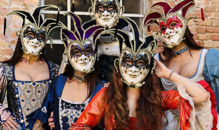 Примерка исторических костюмов в Venice Dress Up Experience